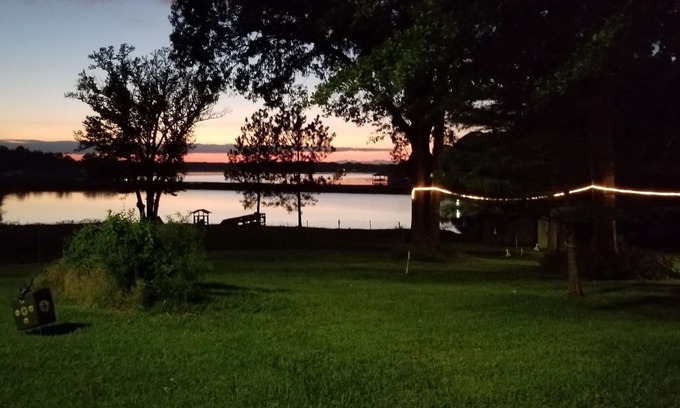 Mineola Casa | Lake Retreat on Lake Holbrook