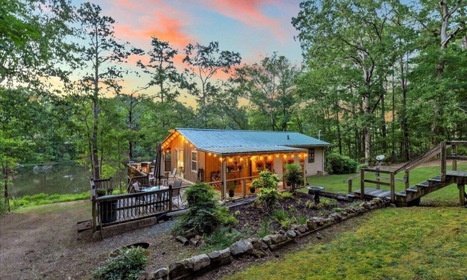Green Pond Cabina | Lake Retreat Rustic Fishing Cabin Near University of Alabama Tannehill Mercedes