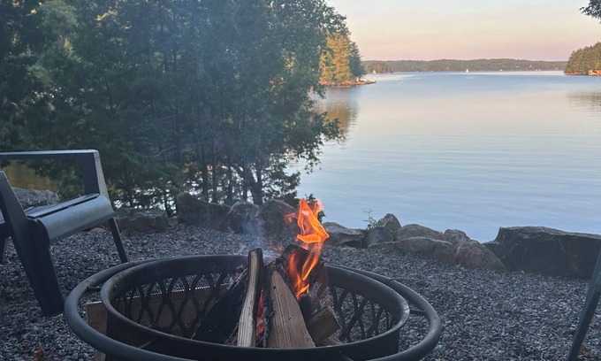 Rosseau Casa | Lake Rosseau 235 ft private waterfront