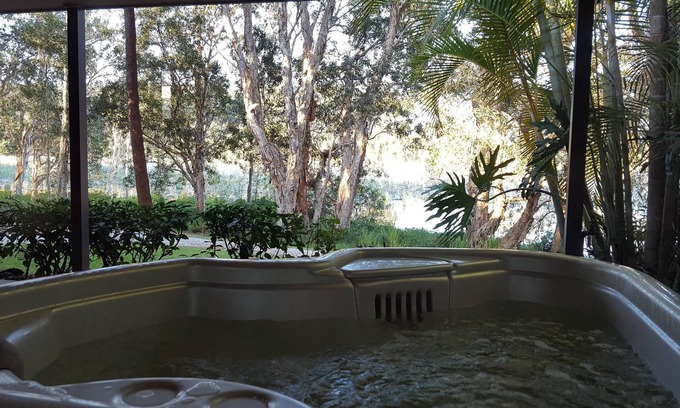 Emerald Beach Cabaña | Lake Russell Lakeside Retreat- Monet Cottage
