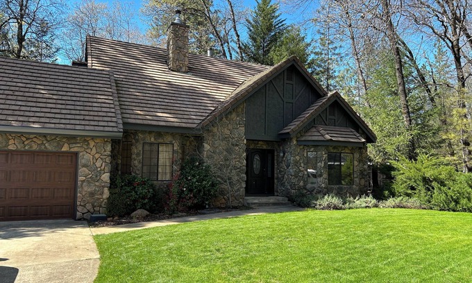 Lakeshore Casa | Lake Shasta Home on Dooney Creek Cove, Lakehead