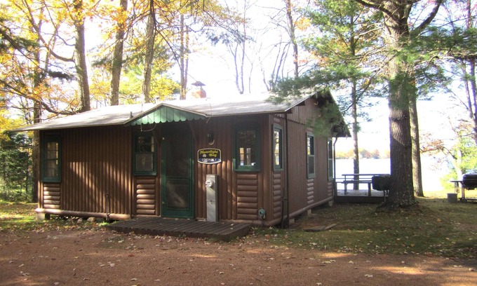 Minocqua Cabaña | Lake Shishebogama Cottage en la Bahía de Moonlight