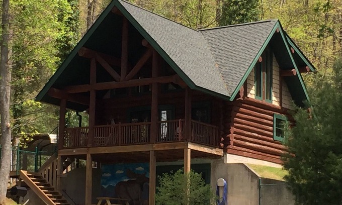 Brevard Cabina | Lake Side-Log Cabin-Cozy-Quiet-Brevard-Asheville-Hendersonville