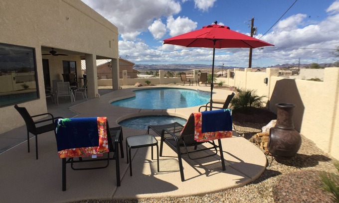 Lake Havasu City Casa | Lake Side of Highway, Mins. al agua, piscina climatizada y spa, hasta cerrar vistas al lago