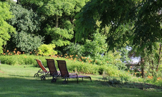 Brock Cabaña | Lake Simcoe Cottage with Private Beach - your waterfront escape awaits you