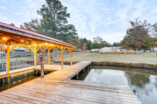 Milledgeville Casa | Lake Sinclair Since Day 1 Family Lake House