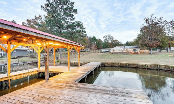 Milledgeville Casa | Lake Sinclair: Since Day 1 Family Lake House