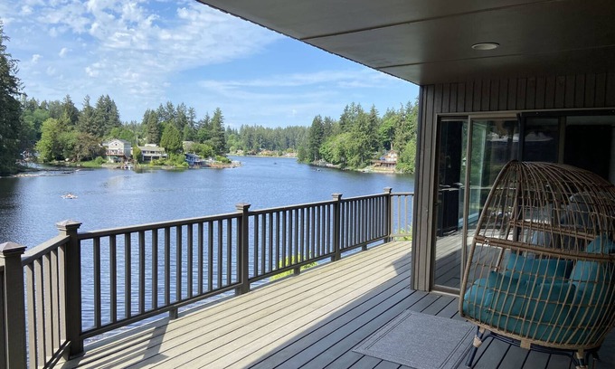 Lacey Casa | Lake St Clair Lakefront paradise