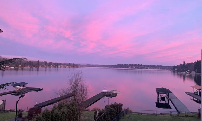 West Lake Stevens Casa | Lake Stevens Lake Front Retreat- family friendly