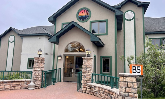 Two Harbors Condominio | Lake Superior Two Queen Bed Studio~Pool/Hot tub-Burlington Bay