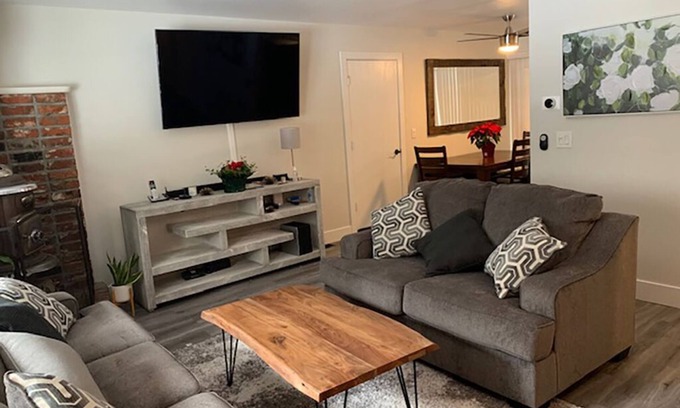 Pioneer Trail Casa | LAKE TAHOE HAVEN VACATION HOME