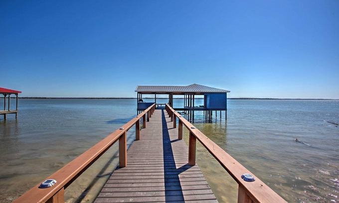 Quinlan Casa | Lake Tawakoni Access: Home w/ Game Room!