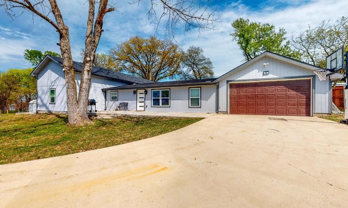 Quinlan Casa | Lake Tawakoni Thrill Main