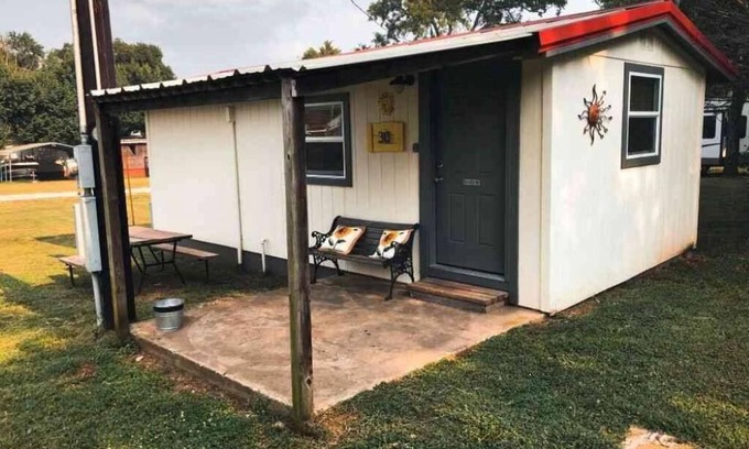 Mead Cabina | Lake Texoma cabin Sunshine Suite