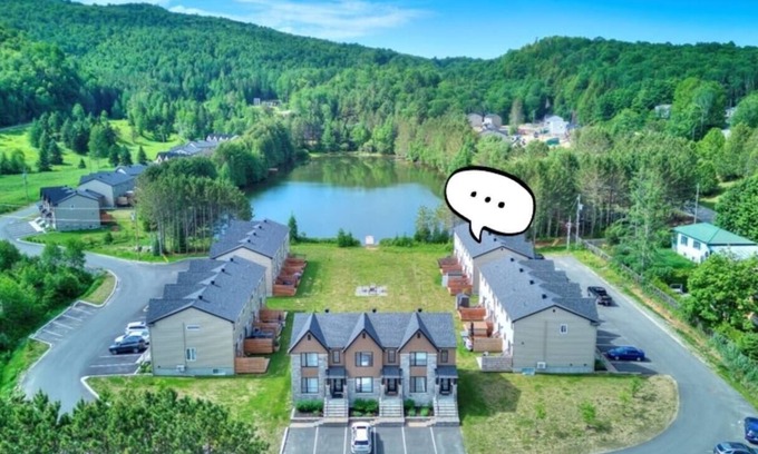 Mont-Tremblant Casa | Lake Thibault Edge House Long term rental Mont Tremblant Ski Skate Golf