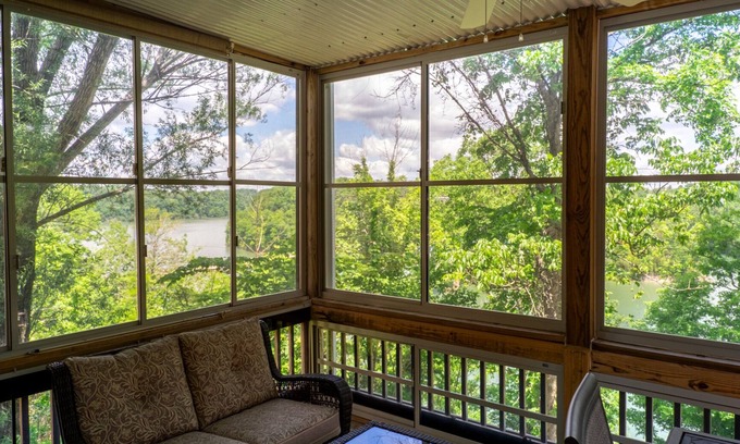 Nancy Casa | Lake Townhome - Walk to Lees' Ford Marina