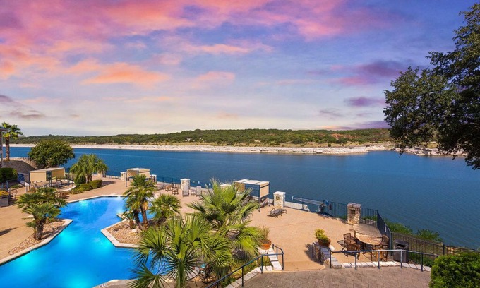 Highland Lake Estates Condominio | Lago Travis impresionantes vistas frente al mar, piscina, W / acceso a la rampa del barco. Mascota amigable