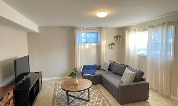Okanagan-Similkameen Casa | Lake vibes & local comfort -Near Skaha lake Beach, Groceries & Dining