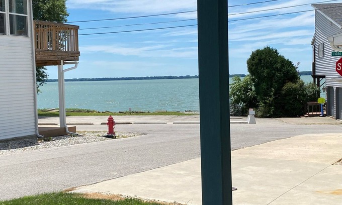 Celina Cabaña | Lake View 2Bdrm Cottage in Celina, Ohio Neighborhood Near Shopping & Dining