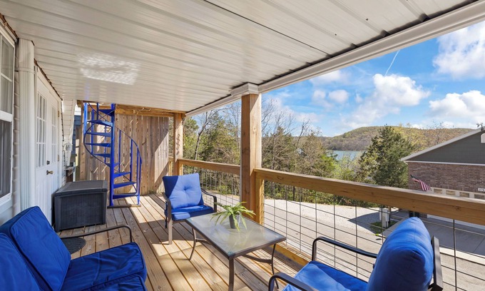 Lampe Chalet De Esquí | Lake View, 3 Decks, King Bed, Fire Pit, Dogwood Canyon-15 min.