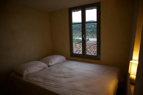 Bauduen Apartamento | Lake View and Sheltered Terrace