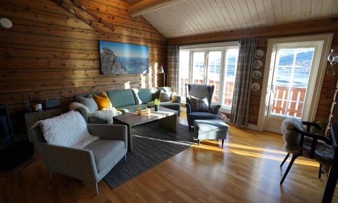Sykkylven Apartamento | Lake View Apartment 2 bedrooms and loft