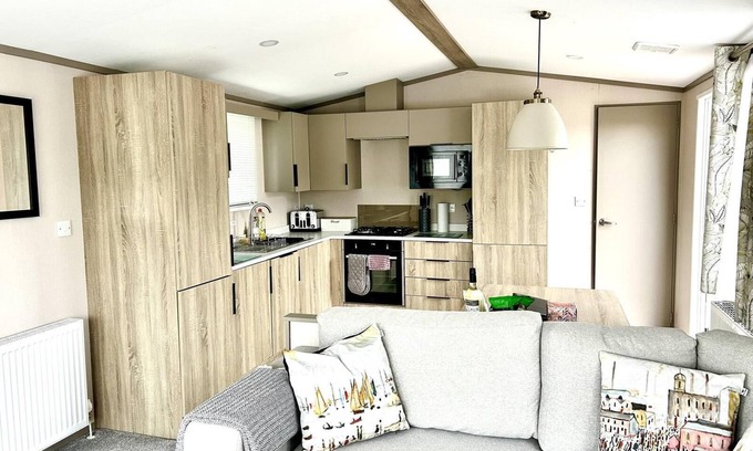 Fence Casa | Lake View at Pendle View Holiday Park BB7 4DH