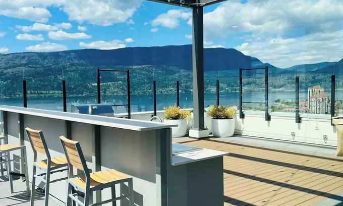 Downtown Kelowna Apartamento | Lake View Condo in Kelowna
