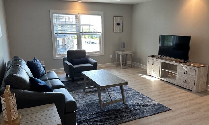 Canandaigua Condominio | Lake view condo on Canandaigua Lake