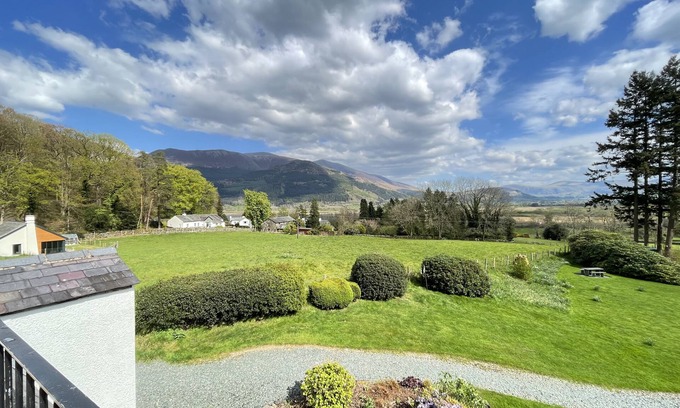Thornthwaite Cabaña | Lake View Cottage - an apartment that sleeps 4 guests in 2 bedrooms
