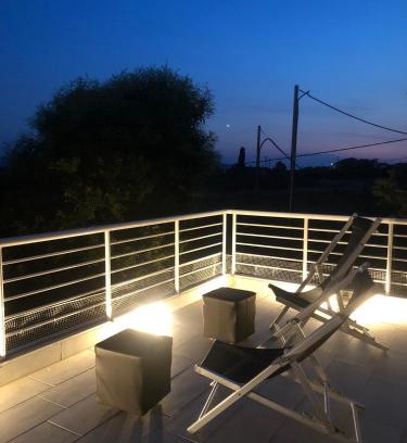 Volvi Casa | LAKE VIEW HOUSE