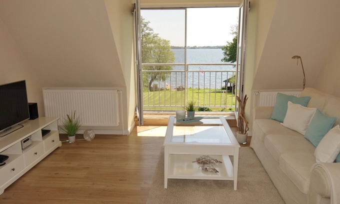 Klein Wittensee Apartamento | Vista al lago, acceso al lago, 4 ****, inalámbrico, ostseenah, barril sauna, jardín, tranquilo y moderno