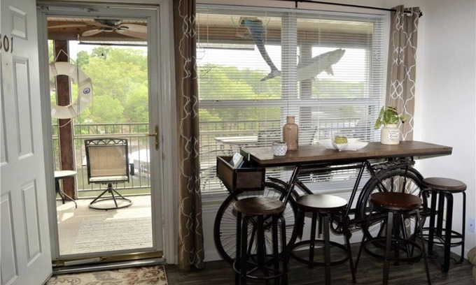 Lakeland Condominio | Lake view of the main channel close to all the activities