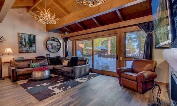 Tahoe Sierra Estates Condominio | Lakefront|Pool|Pier|Bouys|Pickleball|Walk to town