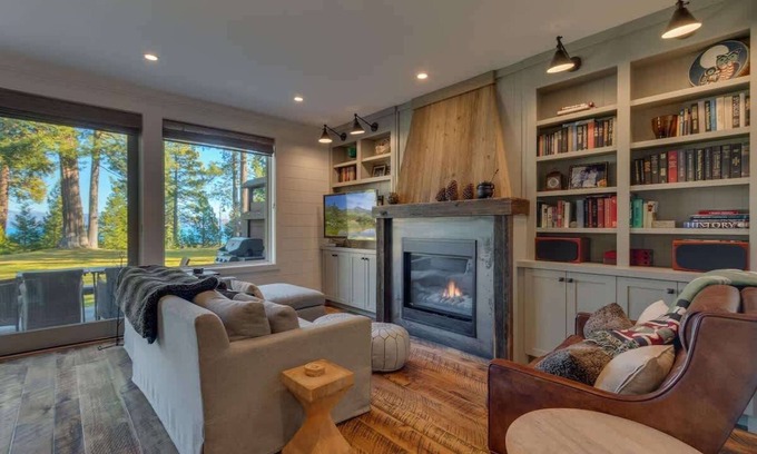 Tahoe Sierra Estates Casa | Lake View|Pool|Pier|Bouys|Pickleball|Walk to town