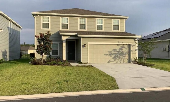 Westside Casa | Lake View, Spacious 4 Bedroom Home on Quiet Street