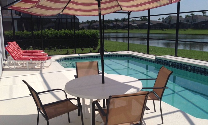 Lake Berkley Villa | 5 BR Villa cerrada piscina climatizada / Rm juego / Free WiFi / HD TV / impuesto de EE.UU. inc