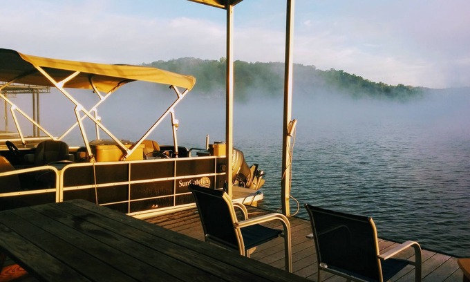 Dawsonville Chalet De Esquí | Vistas al lago en abundancia desde los balcones justo en el lago y aguas profundas a prueba de sequía