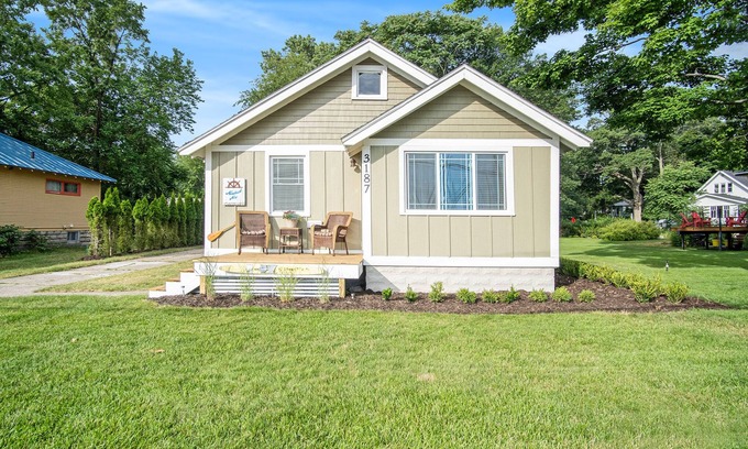 Beachwood-Bluffton Casa | Lake Views Near Beach CLEAN