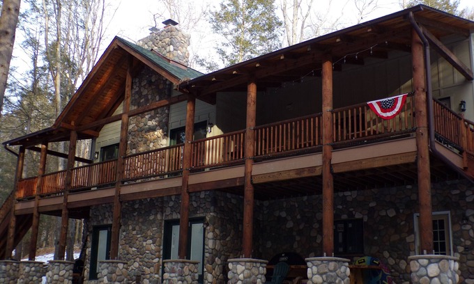 Greentown Casa | Lake Wallenpaupack: Lakefront Home & Seasonal Dock Slip