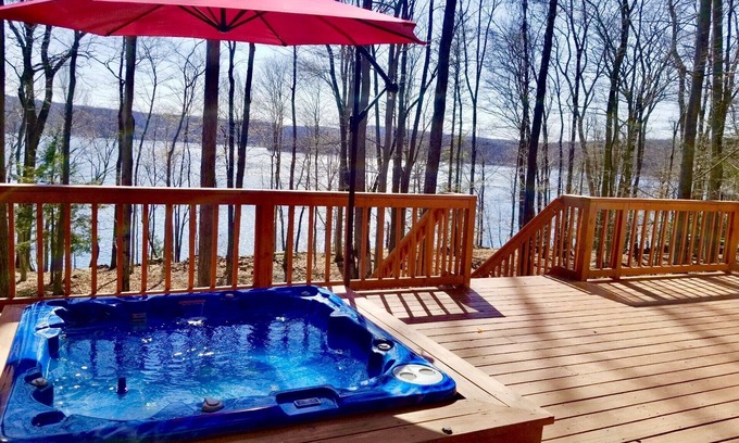 Wallenpaupauk Lake Estates Casa | Quédate y juega en el lago cuando todos los días es VIERNES POR LA NOCHE