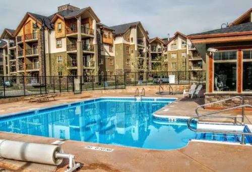 East Kootenay Apartamento | Lake Windermere Pointe by StayIn