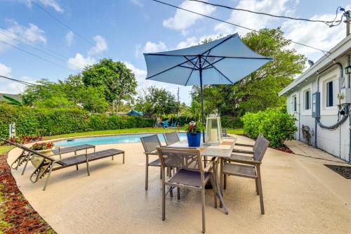 Seminole Manor Casa | Lake Worth Retreat with Fire Pit 5 Mi to Beaches!