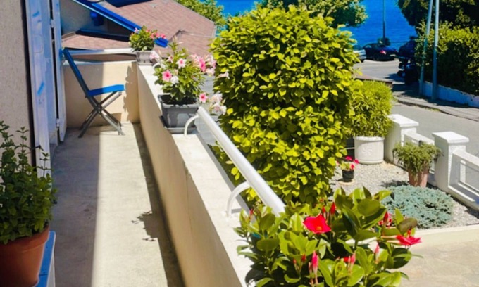 Publier Casa | Lakefront house with garden, close to beaches. 3.5 km from Evian