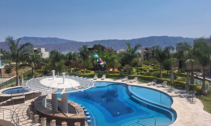 San Pedro Tesistan Casa | Casa en orilla de lago a solo 40 min de Guadalajara