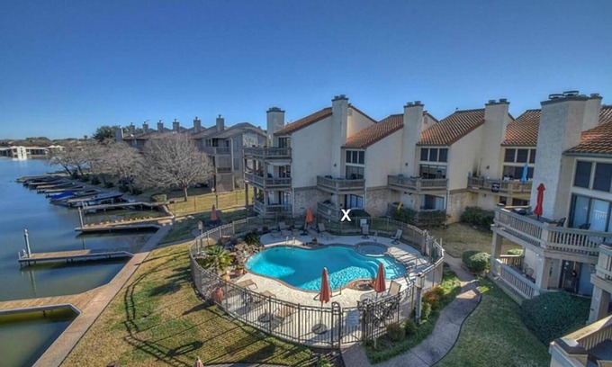 Horseshoe Bay Condominio | A orillas del lago, 1 ª planta, 2/1 Condo Lake LBJ, Horseshoe Bay