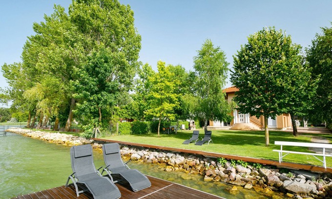 Balatonlelle Apartamento | Lakefront 2 by Interhome