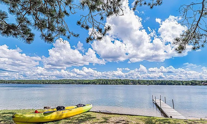 Johannesburg Casa | Lakefront 3 bedroom with indoor hot tub, close to both Gaylord and Lewiston