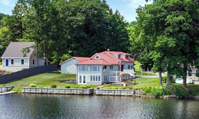 Monmouth Casa | Lakefront 3-bedroom house with full game room, in Monmouth, Maine.