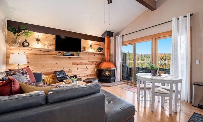 Gaylord Casa | Lakefront 3 Bedroom Townhome - Fall colors and Quaint Towns - Sleeps 8